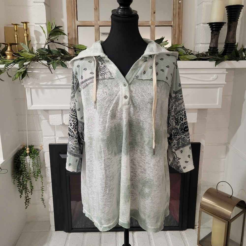 POL Oversized Paisley Print Hooded Top in Green and White Size Small